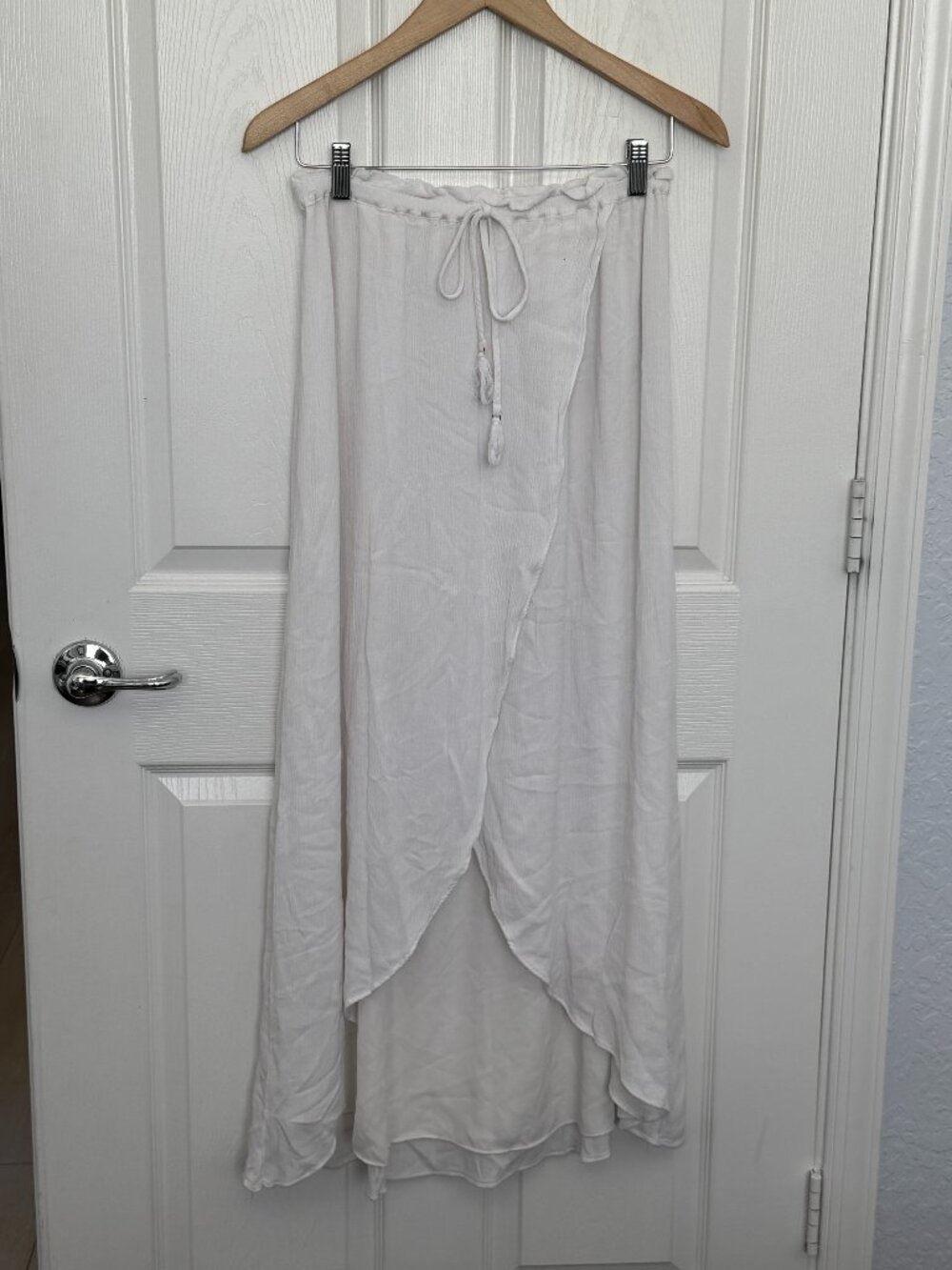 1.STATE White High-Low Maxi Skirt – Size Small